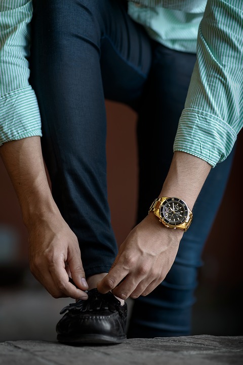 commercial-street-shoes-man-3246374_967_727